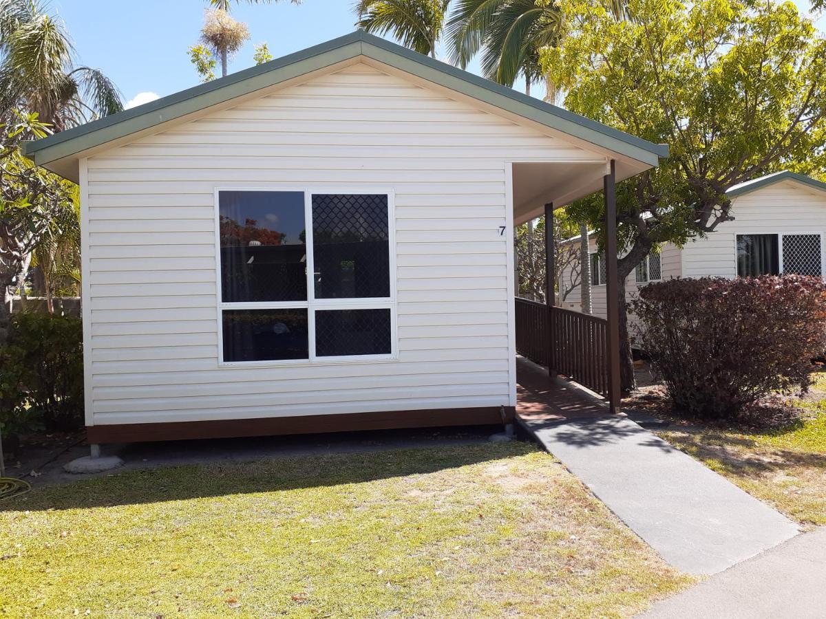 Queens Beach Tourist Village Bowen Exterior photo